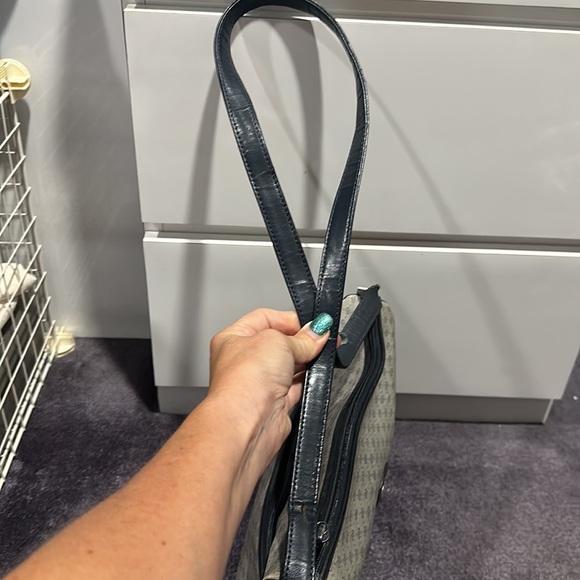 Project bag!!!Gucci Navy shoulder bag… Vintage!  12/2000!  PRICE DROP! - Picture 16 of 17